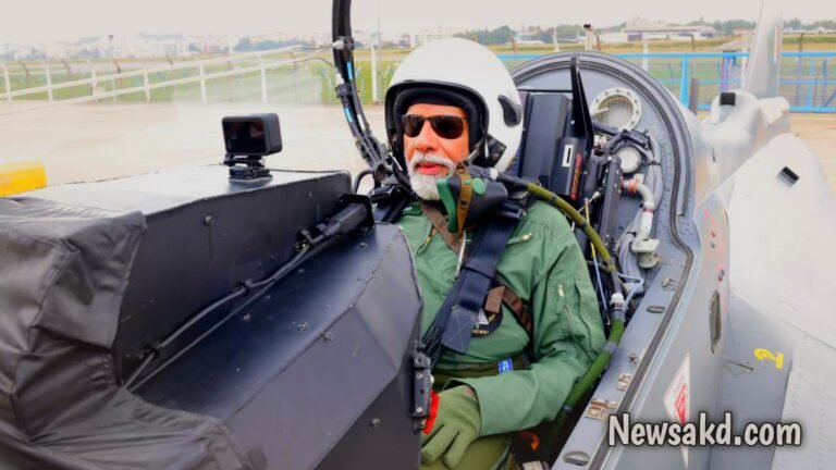 PM Modi in Tejas